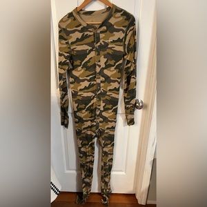 Carhartt Mens mid weight cotton Union suit size M, pet friendly